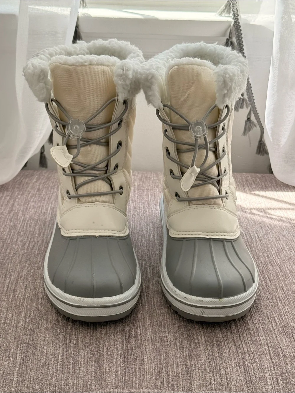 Girl’s Insulated Winter Boot - Ivory and Gray - Size 3
